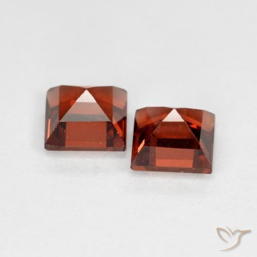 Shop natural 0.99ct Rouge moyen Grenat pyrope gems, Carré, from Mozambique at GemSelect. In stock, global shipping!