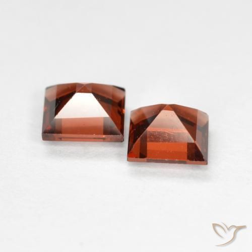 Shop natural 0.87ct Rouge foncé Grenat pyrope gems, Carré, from Mozambique at GemSelect. In stock, global shipping!