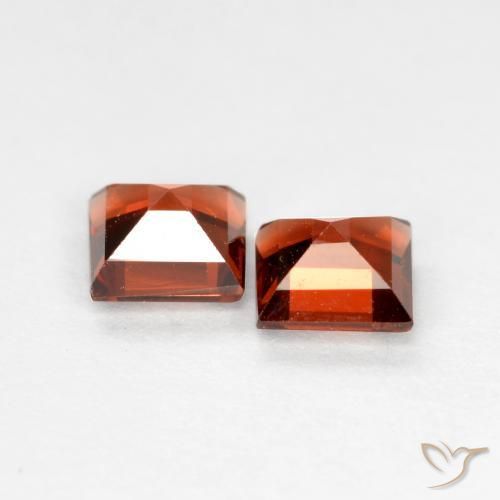 Shop natural 0.88ct Rouge foncé Grenat pyrope gems, Carré, from Mozambique at GemSelect. In stock, global shipping!
