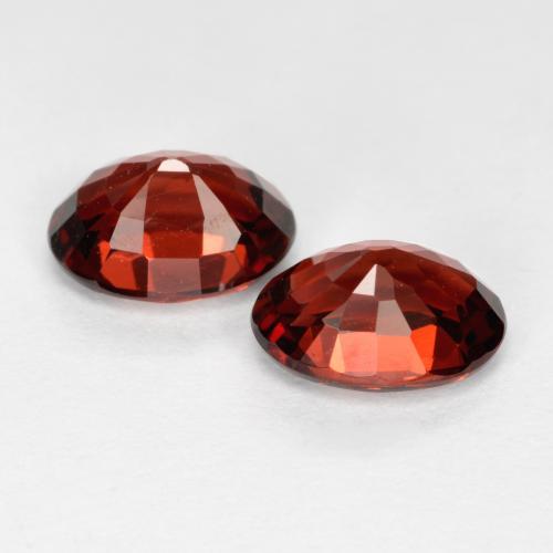 Achetez naturel 2.21ct Rouge foncé Grenat pyrope gems, Coupe ovale, En provenance Mozambique chez GemSelect. En stock, livraison internationale!