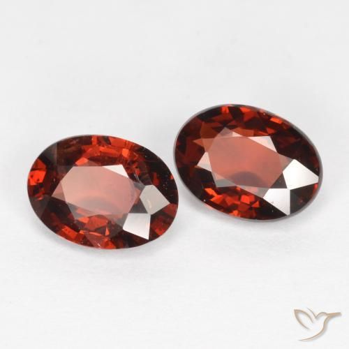 Shop natural 1.82ct Rouge moyen Grenat pyrope gems, ovale, from Mozambique at GemSelect. In stock, global shipping!