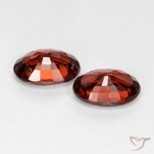 Shop natural 1.82ct Rouge moyen Grenat pyrope gems, ovale, from Mozambique at GemSelect. In stock, global shipping!