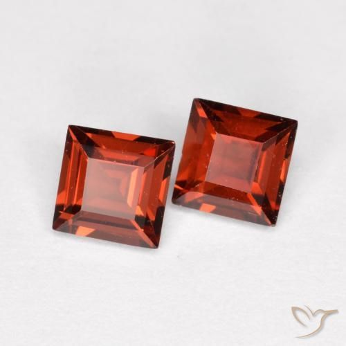 Shop natural 0.90ct Rouge écarlate Grenat pyrope gems, Carré, from Mozambique at GemSelect. In stock, global shipping!