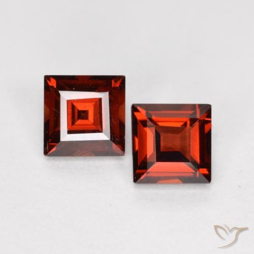 0.94ctw Naturel Rouge moyen Grenat pyrope, Carré, VS