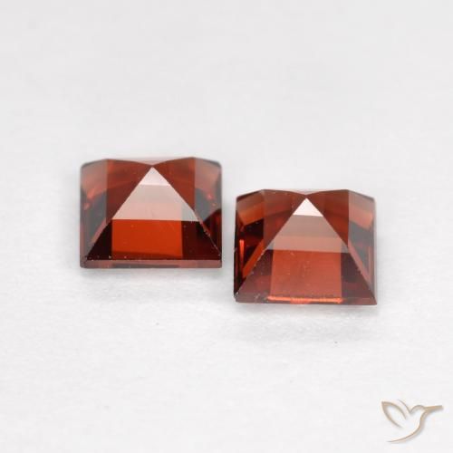 Shop natural 0.96ct Rouge vif Grenat pyrope gems, Carré, from Mozambique at GemSelect. In stock, global shipping!