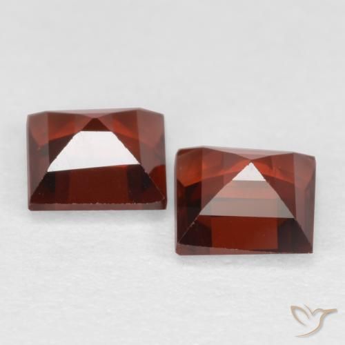 Shop natural 0.85ct Rouge Sangria Grenat pyrope gems, Carré, from Mozambique at GemSelect. In stock, global shipping!