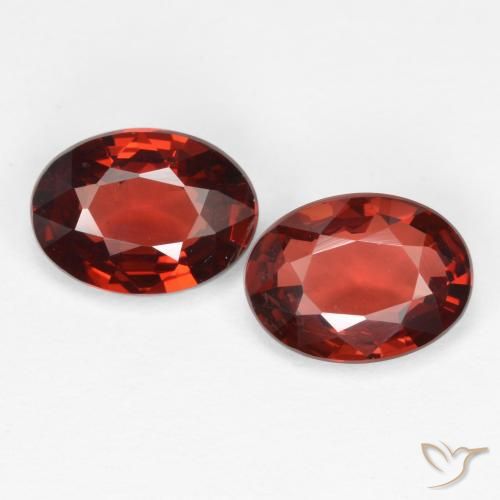 1.85ctw Naturel Rouge Sangria Grenat pyrope, ovale, VS