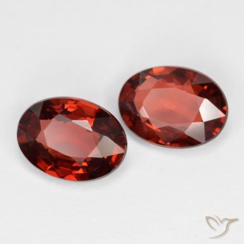 Shop natural 1.85ct Rouge Sangria Grenat pyrope gems, ovale, from Mozambique at GemSelect. In stock, global shipping!