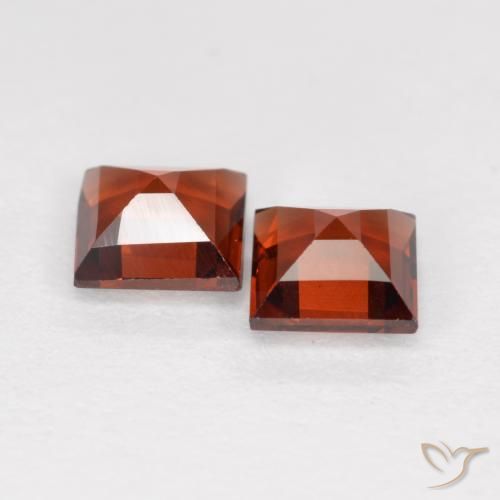 Shop natural 0.87ct Rouge groseille Grenat pyrope gems, Carré, from Mozambique at GemSelect. In stock, global shipping!