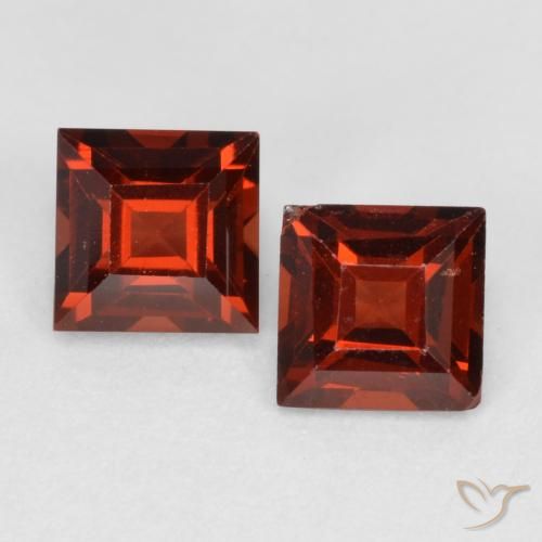 0.97ctw Naturel Rouge Sangria Grenat pyrope, Carré, VS