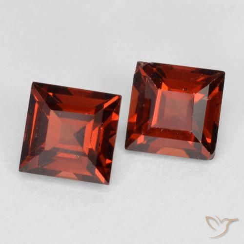 Shop natural 0.97ct Rouge Sangria Grenat pyrope gems, Carré, from Mozambique at GemSelect. In stock, global shipping!