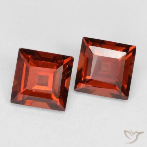 Shop natural 0.91ct Rouge groseille Grenat pyrope gems, Carré, from Mozambique at GemSelect. In stock, global shipping!