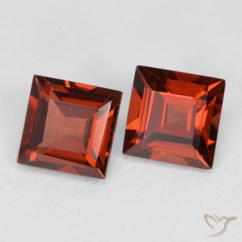 Shop natural 0.93ct Rouge écarlate Grenat pyrope gems, Carré, from Mozambique at GemSelect. In stock, global shipping!