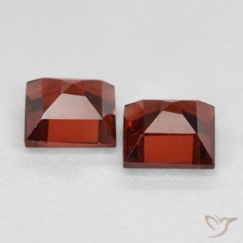 Shop natural 0.93ct Rouge écarlate Grenat pyrope gems, Carré, from Mozambique at GemSelect. In stock, global shipping!