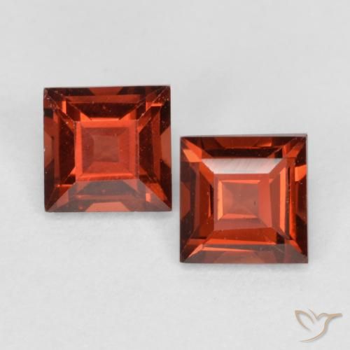 0.87ctw Naturel Rouge moyen Grenat pyrope, Carré, VS