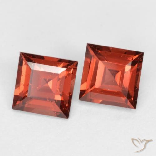 Shop natural 0.90ct Rouge vif Grenat pyrope gems, Carré, from Mozambique at GemSelect. In stock, global shipping!