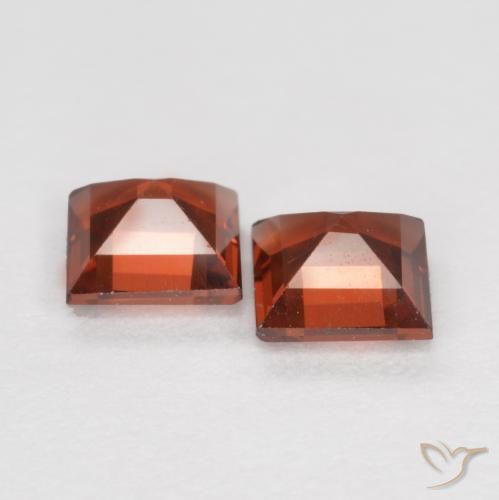 Shop natural 0.79ct Rouge groseille Grenat pyrope gems, Carré, from Mozambique at GemSelect. In stock, global shipping!