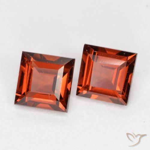 Shop natural 0.94ct Rouge groseille Grenat pyrope gems, Carré, from Mozambique at GemSelect. In stock, global shipping!
