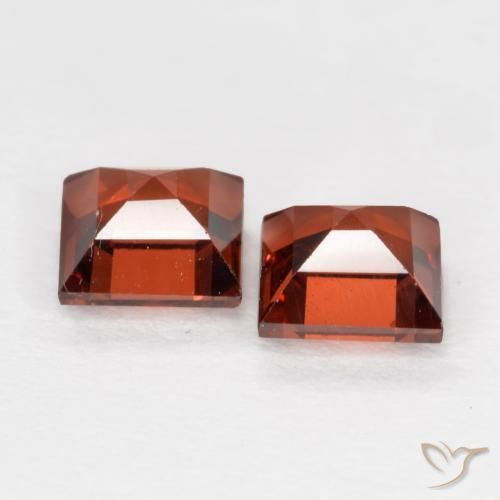 Shop natural 0.94ct Rouge groseille Grenat pyrope gems, Carré, from Mozambique at GemSelect. In stock, global shipping!