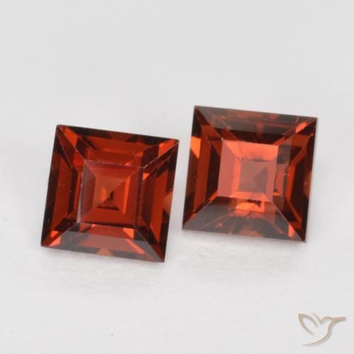 Shop natural 1.04ct Rouge écarlate Grenat pyrope gems, Carré, from Mozambique at GemSelect. In stock, global shipping!