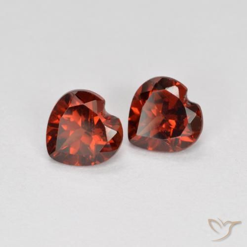 Shop natural 1.09ct Rouge Sangria Grenat pyrope gems, Cœur, from Mozambique at GemSelect. In stock, global shipping!