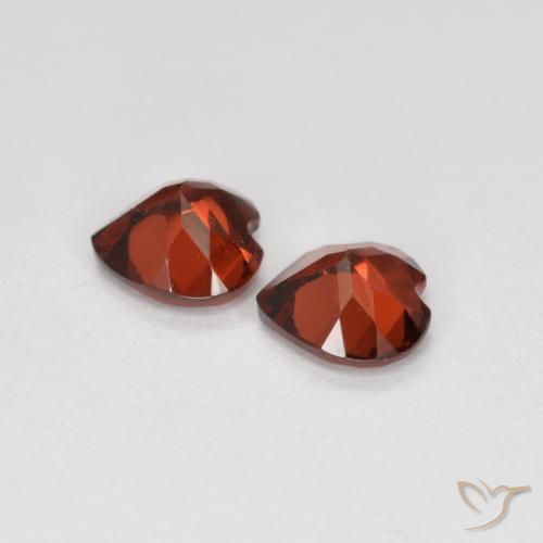 Shop natural 1.09ct Rouge Sangria Grenat pyrope gems, Cœur, from Mozambique at GemSelect. In stock, global shipping!