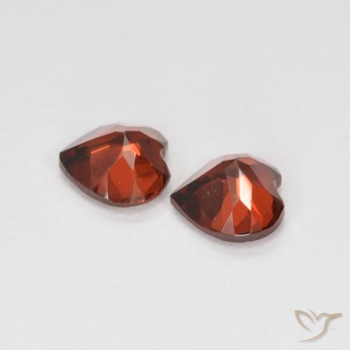 Shop natural 1.15ct Rouge groseille Grenat pyrope gems, Cœur, from Mozambique at GemSelect. In stock, global shipping!