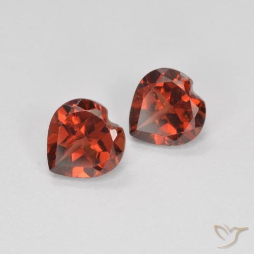 Shop natural 1.30ct Rouge Sangria Grenat pyrope gems, Cœur, from Mozambique at GemSelect. In stock, global shipping!
