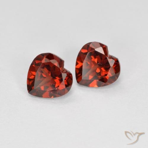 Shop natural 1.25ct Rouge groseille Grenat pyrope gems, Cœur, from Mozambique at GemSelect. In stock, global shipping!