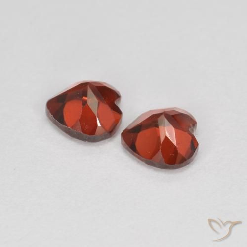 Shop natural 1.25ct Rouge groseille Grenat pyrope gems, Cœur, from Mozambique at GemSelect. In stock, global shipping!