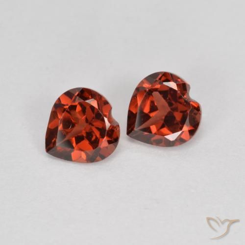 Shop natural 1.23ct Rouge Sangria Grenat pyrope gems, Cœur, from Mozambique at GemSelect. In stock, global shipping!
