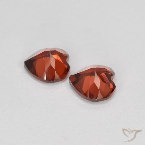 Shop natural 1.24ct Rouge vif Grenat pyrope gems, Cœur, from Mozambique at GemSelect. In stock, global shipping!