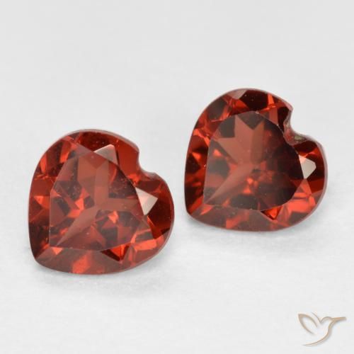Shop natural 1.16ct Rouge moyen Grenat pyrope gems, Cœur, from Mozambique at GemSelect. In stock, global shipping!