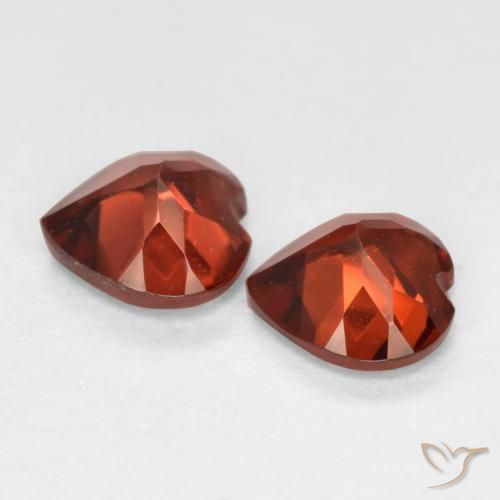 Shop natural 1.08ct Rouge vif Grenat pyrope gems, Cœur, from Mozambique at GemSelect. In stock, global shipping!