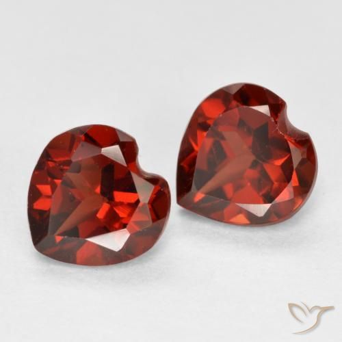 Shop natural 1.26ct Rouge Sangria Grenat pyrope gems, Cœur, from Mozambique at GemSelect. In stock, global shipping!