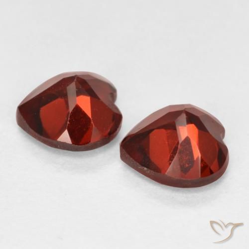 Shop natural 1.26ct Rouge Sangria Grenat pyrope gems, Cœur, from Mozambique at GemSelect. In stock, global shipping!