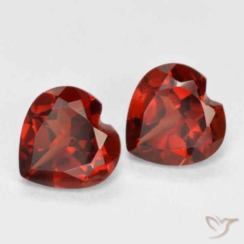 Shop natural 1.24ct Rouge moyen Grenat pyrope gems, Cœur, from Mozambique at GemSelect. In stock, global shipping!