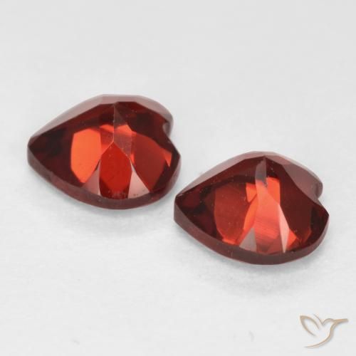 Shop natural 1.24ct Rouge moyen Grenat pyrope gems, Cœur, from Mozambique at GemSelect. In stock, global shipping!