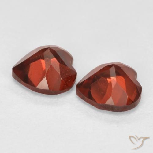 Shop natural 1.24ct Rouge groseille Grenat pyrope gems, Cœur, from Mozambique at GemSelect. In stock, global shipping!