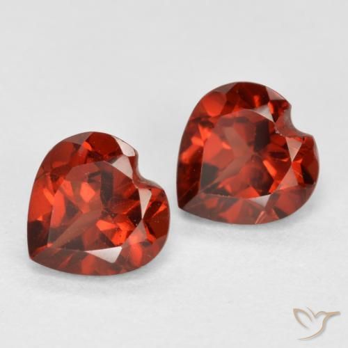 Shop natural 1.15ct Rouge groseille Grenat pyrope gems, Cœur, from Mozambique at GemSelect. In stock, global shipping!