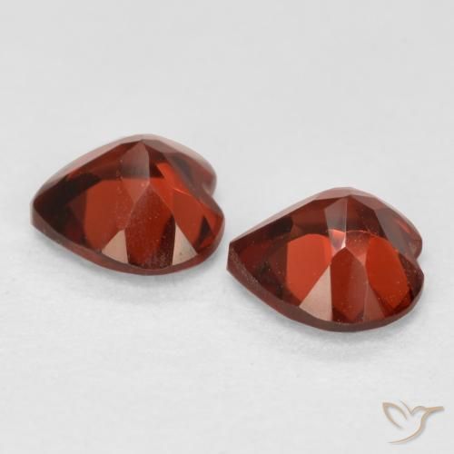 Shop natural 1.15ct Rouge groseille Grenat pyrope gems, Cœur, from Mozambique at GemSelect. In stock, global shipping!