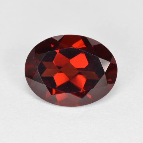Grenat pyrope rouge naturelle coupe ovale, 2,25 ct, VVS-VS