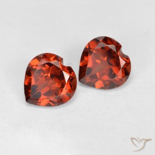 Shop natural 1.24ct Rouge vif Grenat pyrope gems, Cœur, from Mozambique at GemSelect. In stock, global shipping!