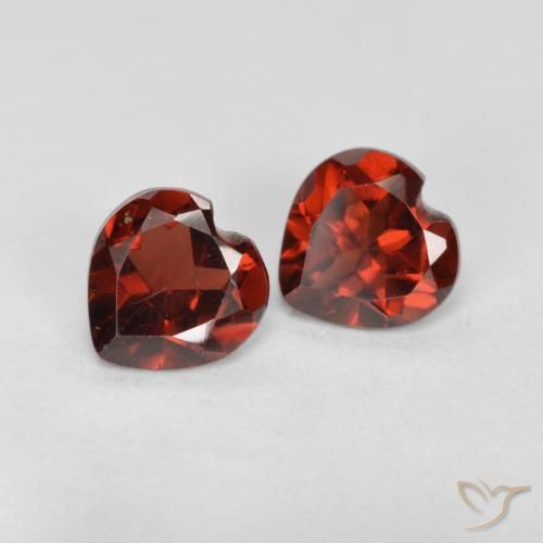 Shop natural 1.09ct Rouge groseille Grenat pyrope gems, Cœur, from Mozambique at GemSelect. In stock, global shipping!