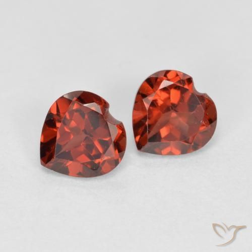 Shop natural 1.28ct Rouge groseille Grenat pyrope gems, Cœur, from Mozambique at GemSelect. In stock, global shipping!