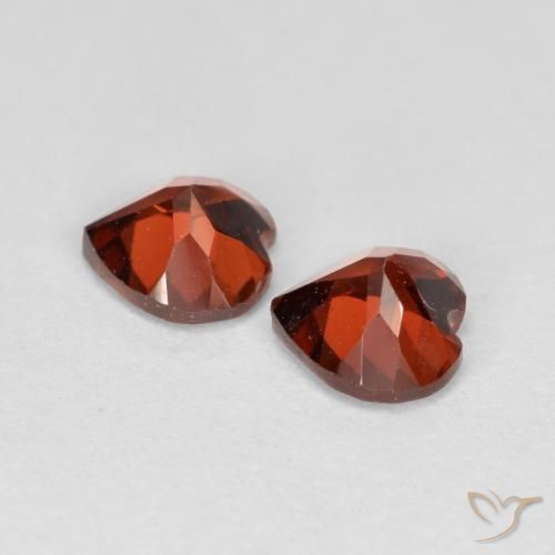 Shop natural 1.22ct Rouge moyen Grenat pyrope gems, Cœur, from Mozambique at GemSelect. In stock, global shipping!