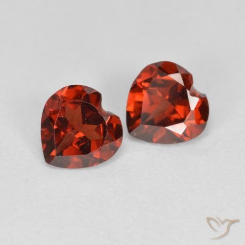 Shop natural 1.19ct Rouge moyen Grenat pyrope gems, Cœur, from Mozambique at GemSelect. In stock, global shipping!