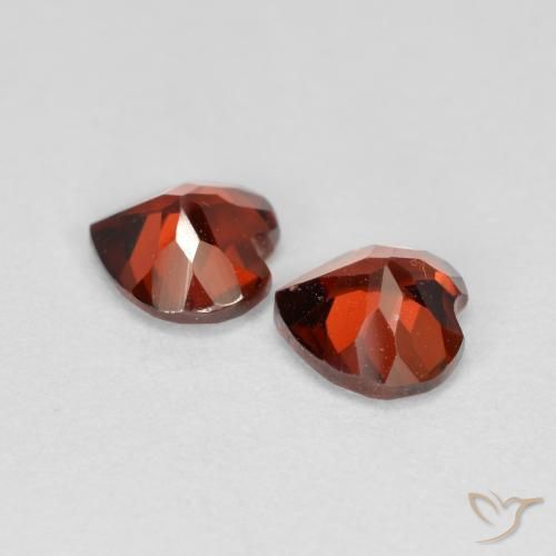 Shop natural 1.19ct Rouge moyen Grenat pyrope gems, Cœur, from Mozambique at GemSelect. In stock, global shipping!