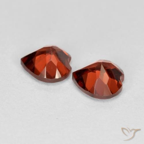 Shop natural 1.25ct Rouge vif Grenat pyrope gems, Cœur, from Mozambique at GemSelect. In stock, global shipping!