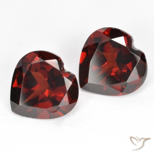 Shop natural 3.75ct Rouge foncé Grenat pyrope gems, Cœur, from Mozambique at GemSelect. In stock, global shipping!